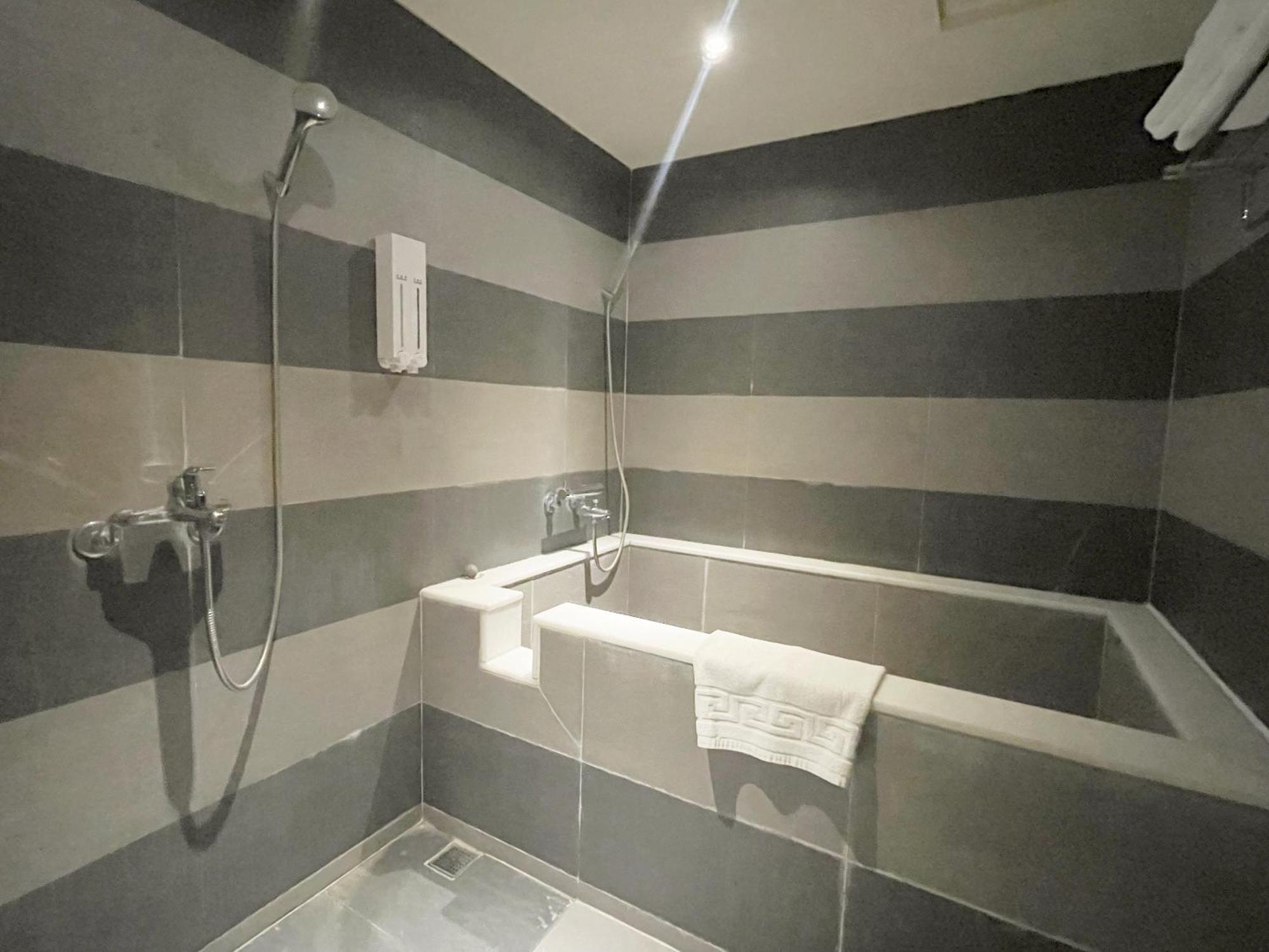 Roaders Hotel Hualien Dongda Quarto foto